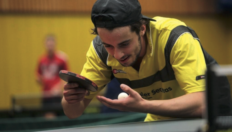 European Maccabi Games - Tischtennisspieler vor dem Aufschlag
