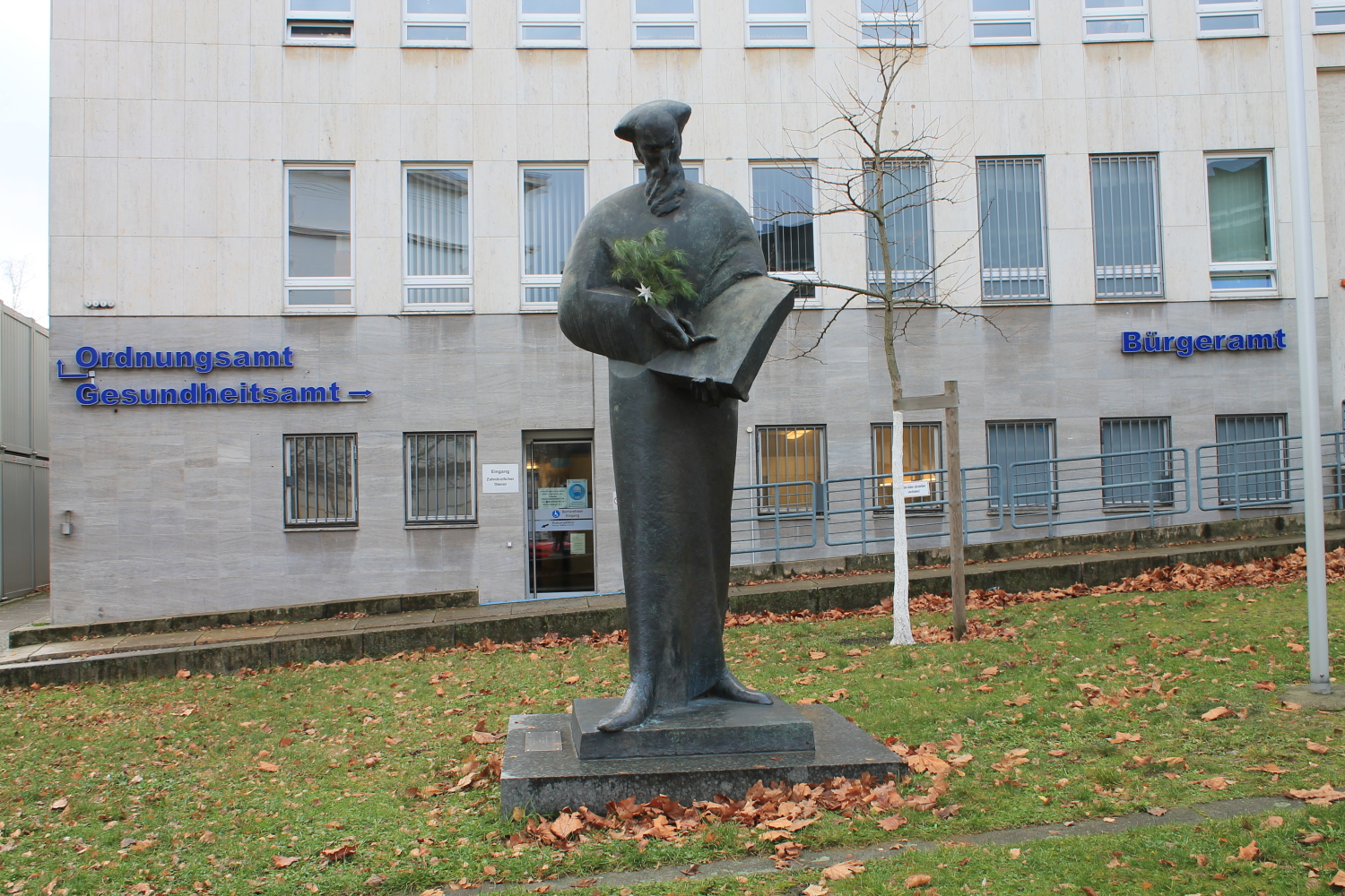 Julius-Morgenroth-Platz