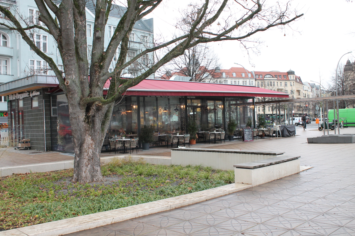 Olivaer Platz nach der Umgestaltung 2021