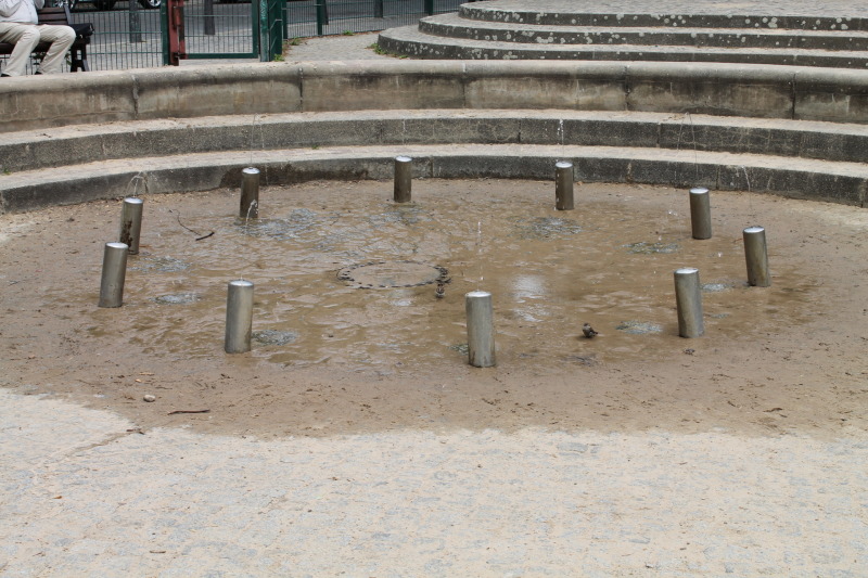 Spielplatz Stuttgarter Platz, Kreis aus Wassersprühdüsen