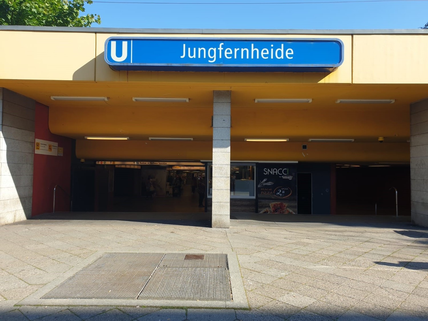 Bahnhof Jungfernheide, Eingang rechts