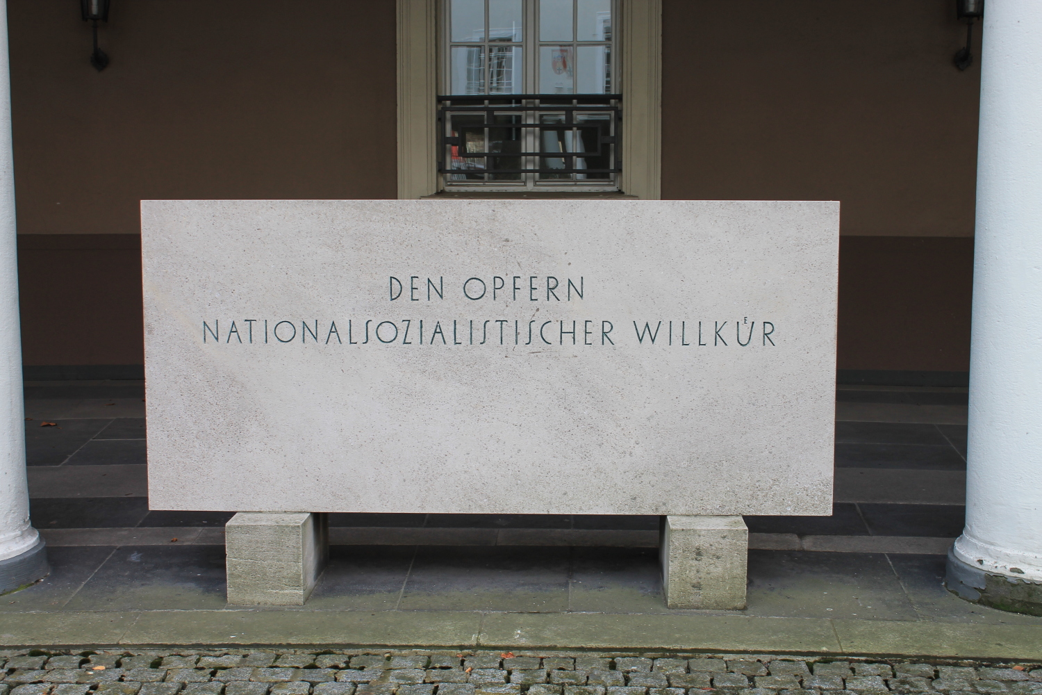 Gedenksteine im ehem Rathaus Wilmersdorf