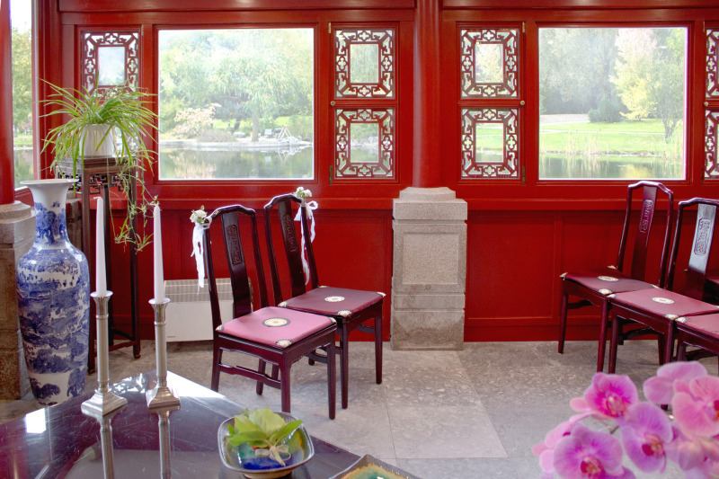 Gärten der Welt - Chinesischer Garten - Steinboot innen - Trauzimmer - Bestuhlung Brautpaar