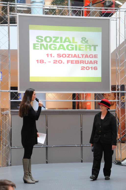 Eröffnung der 11. Sozialtage 2016 im EASTGATE Berlin durch Dagmar Pohle, stellv. Bezirksbürgermeisterin und Stadträtin für Soziales