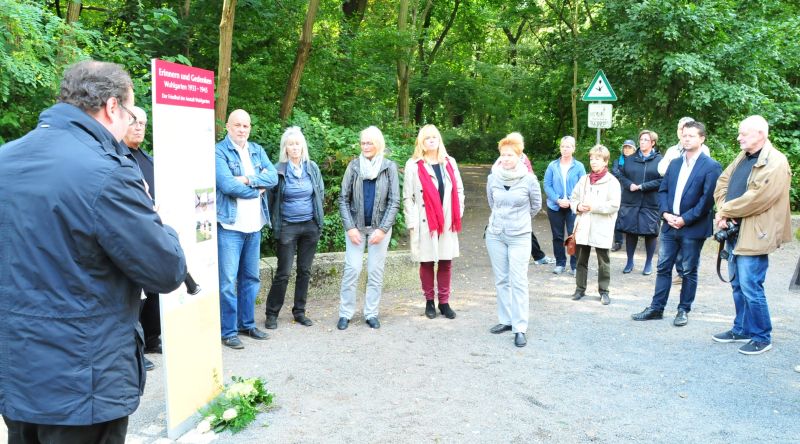 Einweihung der Gedenkstele Wuhlgarten - Gedenken