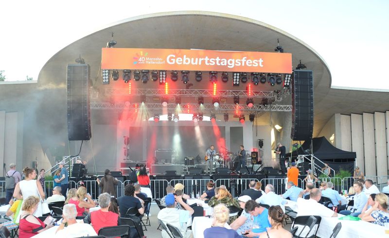 Geburtstagsfeier 40 Jahre Marzahn-Hellersdorf - Auftritt Tino Eisbrenner und Band auf der großen Bühne in der Arena der Gärten der Welt