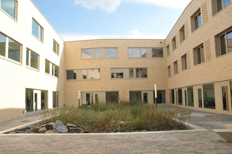 Schlüsselübergabe Fuchsberggrundschule - Innenhof