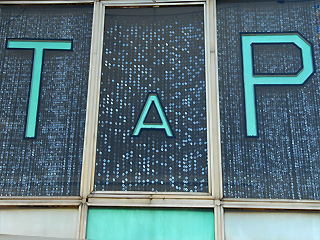 Schriftzug TAP - Theater am Park