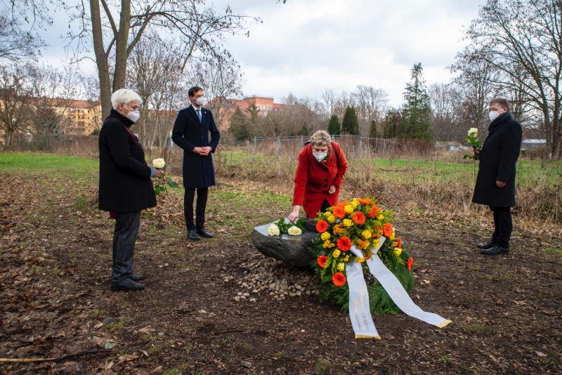Gedenkfeier Opfer des Nationalsozialismus - Blumenniederlegung