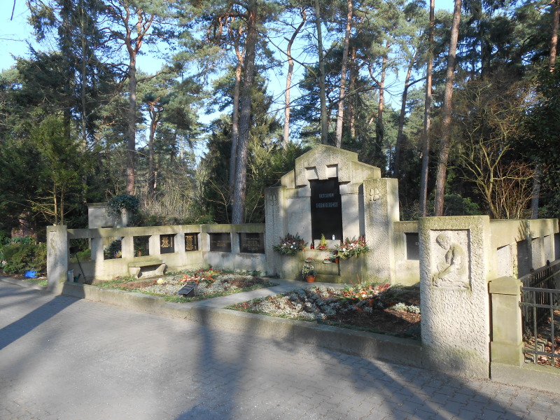 Urnenruhestätte der Firma Hafemeister, Friedhof In den Kisseln
