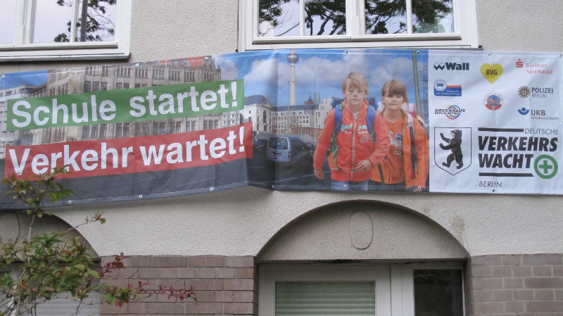 Aktionswoche "Zu Fuß zur Schule" an der Dunant-Grundschule in der Gritznerstraße
