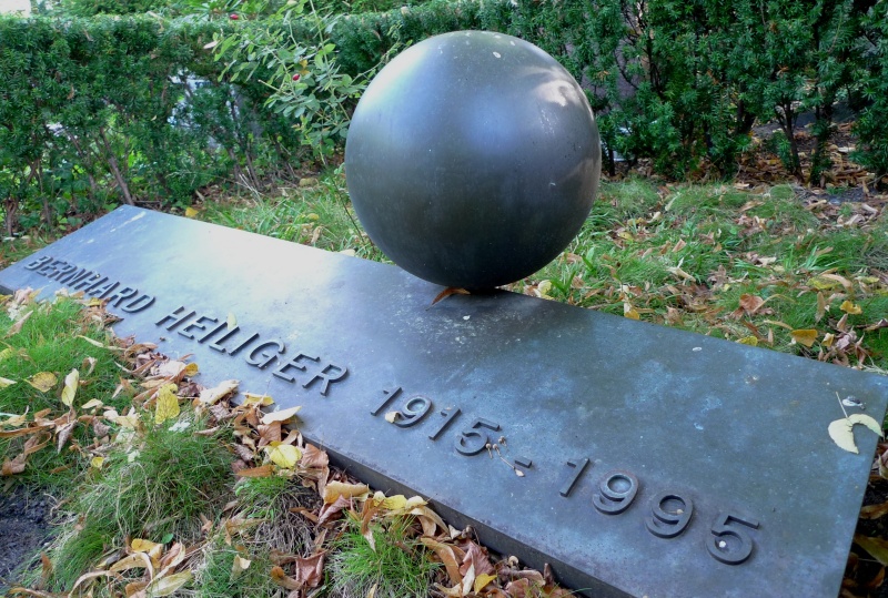 Friedhof Dahlem Dorf Ehrengrab Heiliger