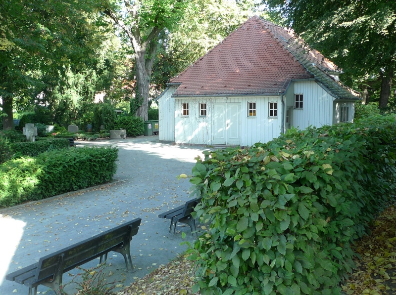 Friedhof Dahlem - Dorf Holzfeierhalle