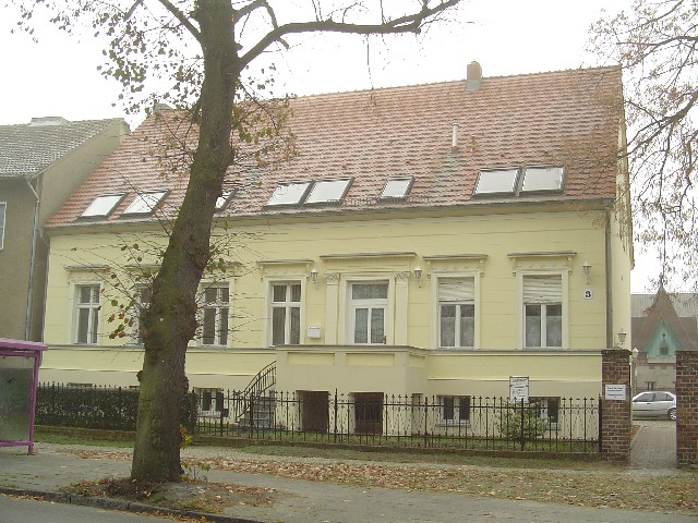 Dorfplatz 3