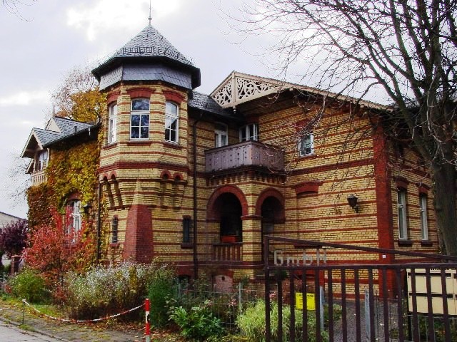 Lindenstraße 35, Villa