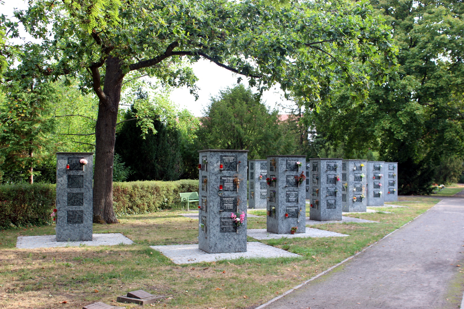 Friedhof Baumschulenweg Urnenstelen