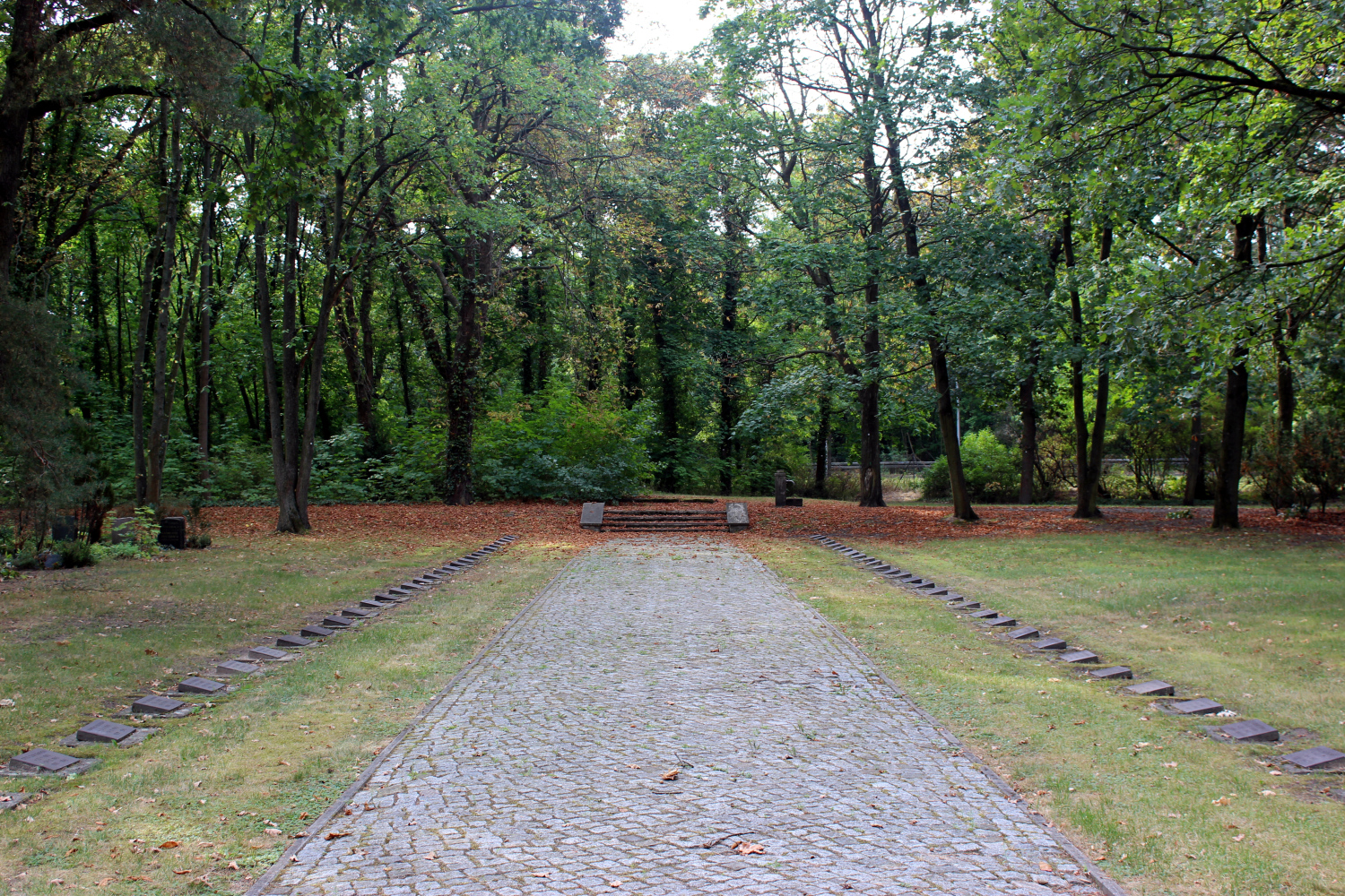Friedhof Baumschulenweg Wege