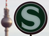 S-Bahnschild in Berlin