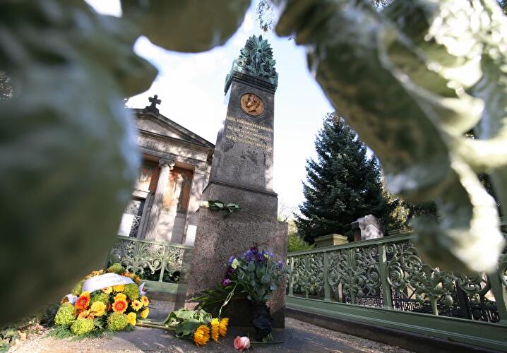 Restaurierte Grabstätte von Karl Friedrich Schinkel auf dem Dorotheenstädtischen Friedhof