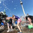 Wasserschlacht im Neptunbrunnen