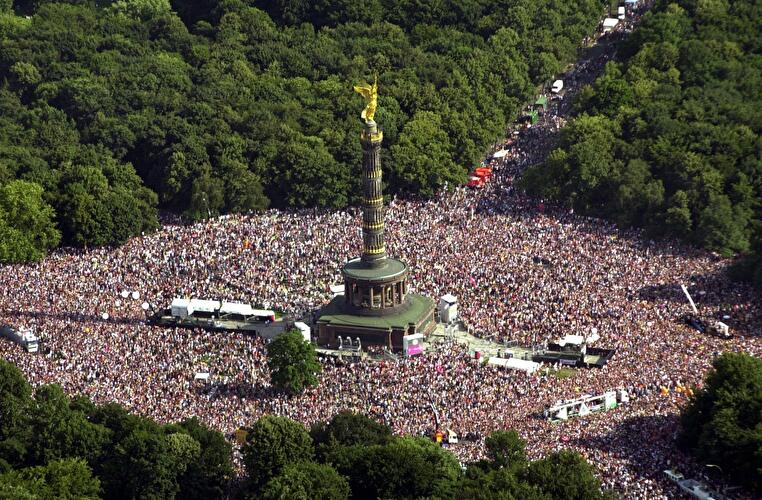 13. Love Parade in Berlin 2001