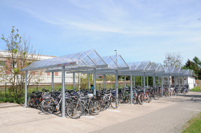 Fahrradständer am U-Bahnhof Biesdorf Süd