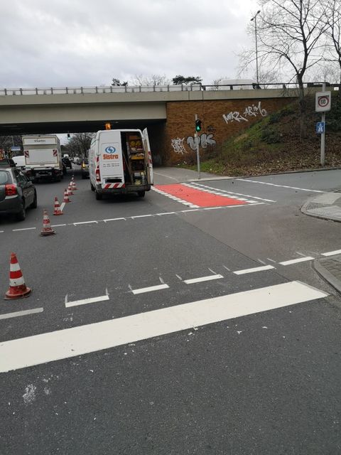 Erneuerte Markierungen im Kreuzungsbereich Holzhauser Str. (Bild: BA Reinickendorf)