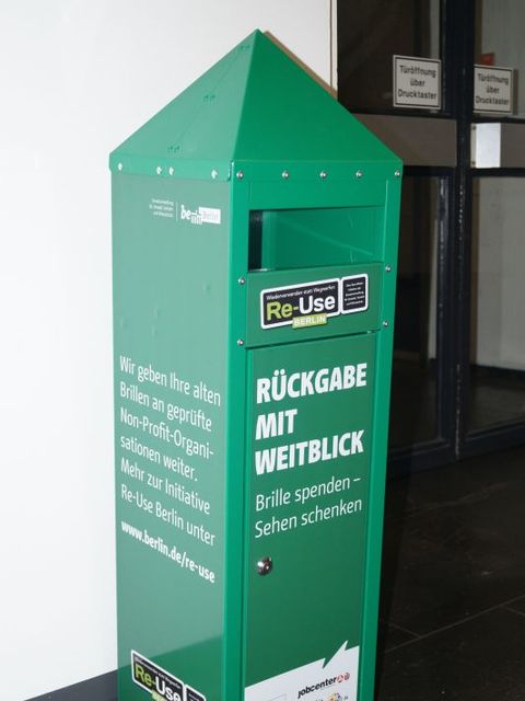 Die Sammelbox im Eingangsbereich des Rathauses (Bild: BA Reinickendorf)