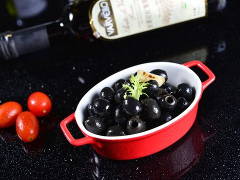 Schwarze Oliven