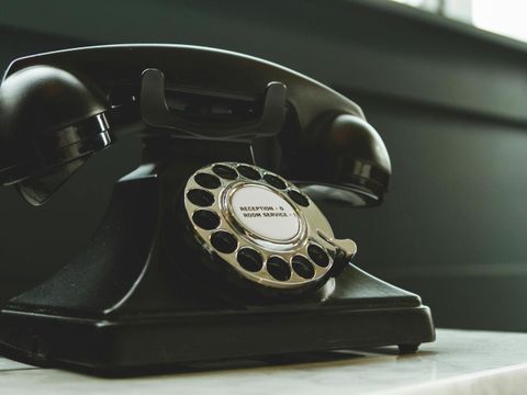 schwarzes altmodisches Telefon
