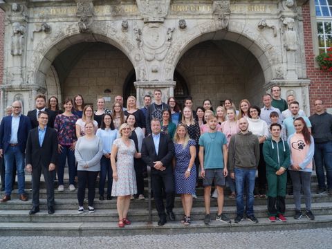 Willkommen im Rathaus: der Azubi-Jahrgang 2019. (Bild: BA Reinickendorf)