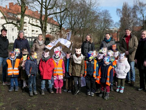 Angetreten, um mit Putzfuchs Reiner den Kiez herauszuputzen. (Bild: Pinetzki. AG.URBAN)