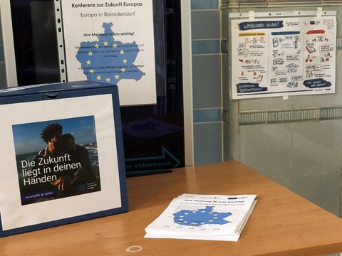 Auch im Bürgerbüro Teichstraße: die Europa-Meinungsbox. (Bild: BA Reinickendorf)