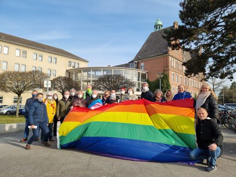 Reinickendorf setzt ein Zeichen der Solidarität zum Tag der Transsichtbarkeit. (Bild: BA Reinickendorf )