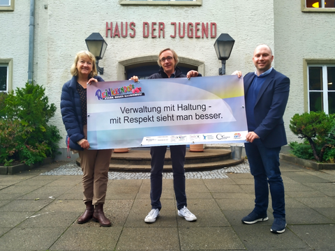v. l. n. r. Uta Leonhardt (Jugendamt Regionalleitung Region Ost), Thomas Engler (Partnerschaft für Demokratie Berlin-Reinickendorf), Alexander Ewers (Bezriksstadtrat für Jugend, Familie und Gesundheit) (Bild: Partnerschaft für Demokratie Berlin-Reinickendorf)