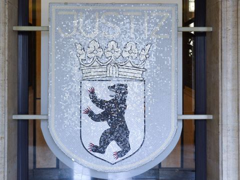 Justiz Mosaik in der Eingangshalle der Senatsverwaltung für Justiz und Verbraucherschutz