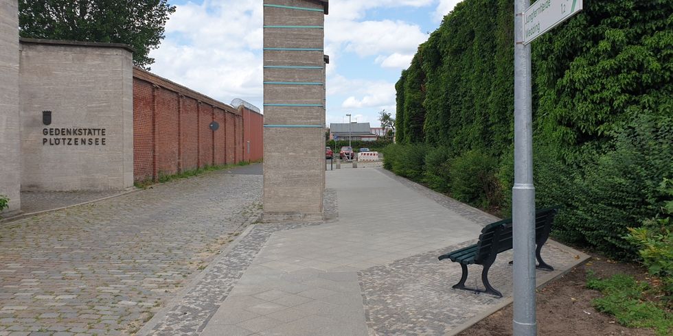 Der Gehweg ist nun barrierefrei.