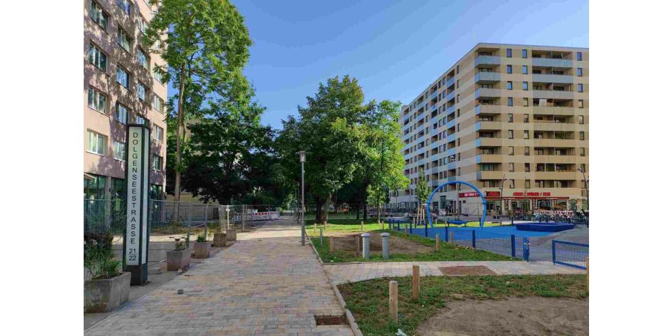 2022-07-27-pm-dolgenseepromenade-aktiv-und-spielplaetze-eroeffnet_wegebeziehungen-bluehwiesen-und-spielplatz-c-ba-lichtenberg.jpg