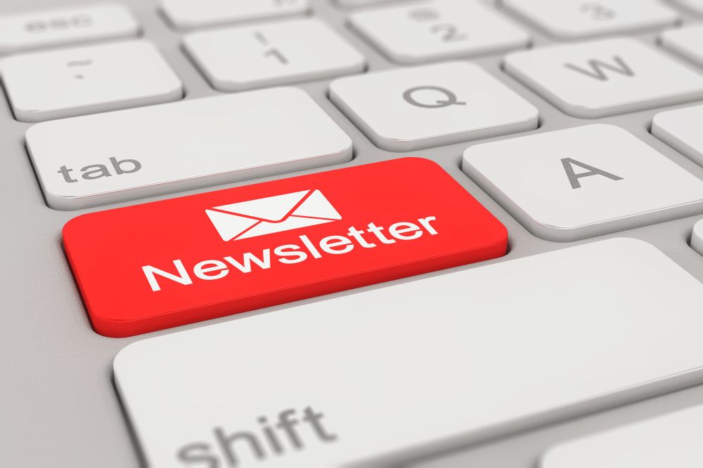 Tastatur mit roter Newsletter-Taste