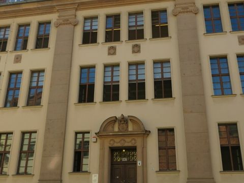 Fassade Außenansicht Hauptgebäude der Volkshochschule Mitte
