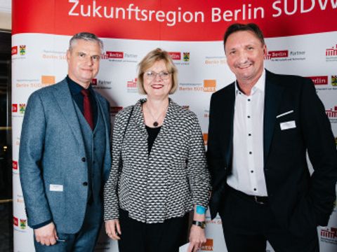 Die Bezirksbürgermeisterin Cerstin Richter-Kotowski, Michael Pawlik und Ingo Hoppe bei den Wirtschaftsgesprächen 2019