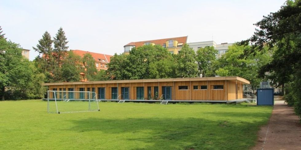Der temporäre Holzmodulbau der Grundschule auf dem Tempelhofer Feld