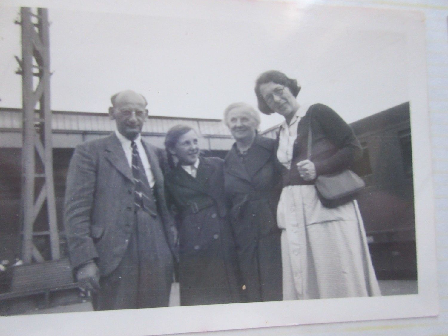 Gert, Marian, Wally, Dodo 1954 in München.