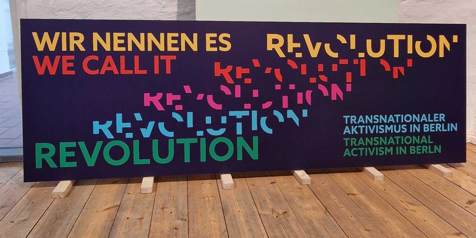 Plakat Ausstellung Wir nennen es Revolution