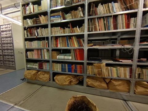 Blick in einen Magazinsaal des Stasi-Unterlagen-Archivs in Berlin-Lichtenberg