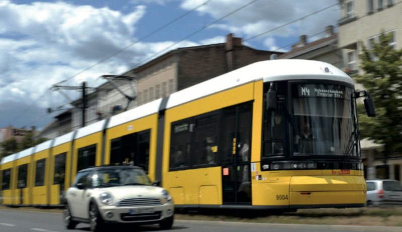 Bildvergrößerung: neue Straßenbahn in fahrt