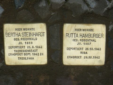 Stolperstein für Bertha Steinhardt und Rutta Hambuger