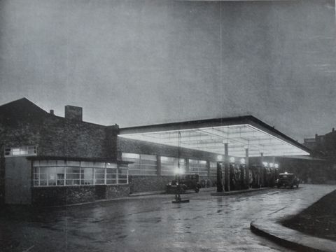  Tankstelle und Waschhalle in Obentrautstraße 1930, heute LPG, Architekt: Heinrich Kosina 