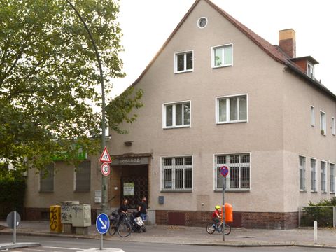 Bibliothek in Wilhelmsruh - Außenansicht