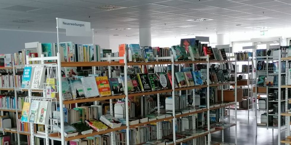 Familienbibliothek Kaulsdorf Bürcherregale